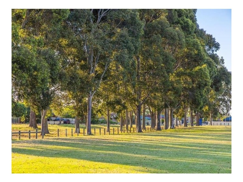 15A Seville Drive, Seville Grove WA 6112