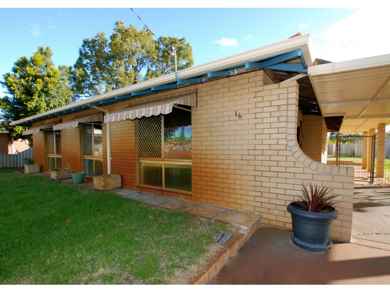 16 Parer Close, Thornlie WA 6108