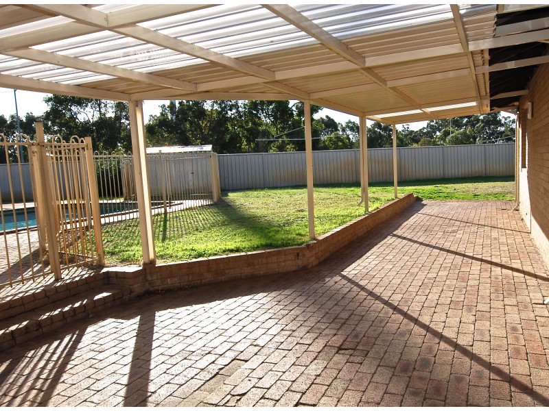 16 Parer Close, Thornlie WA 6108
