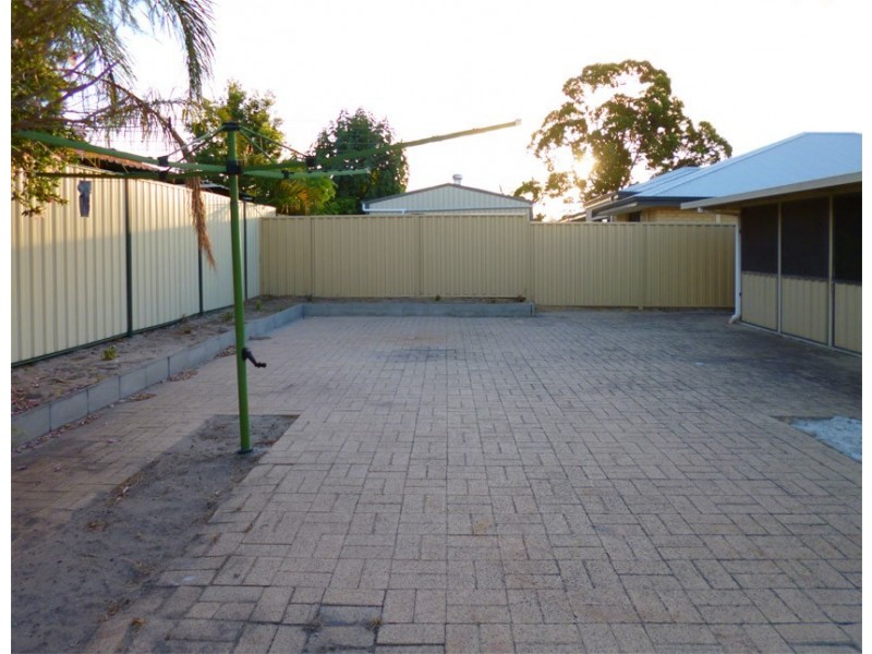 28 Challenger Drive, Thornlie WA 6108