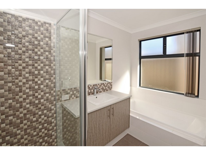 129 Broadway Boulevard, Piara Waters WA 6112