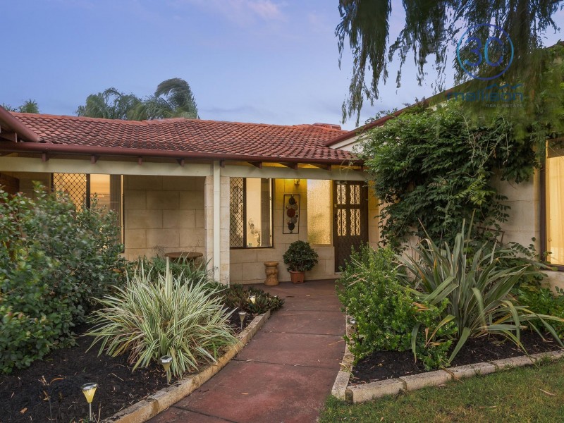 35 Ningaloo Way, Thornlie WA 6108