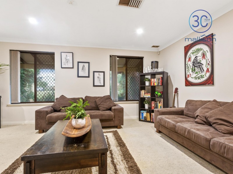35 Ningaloo Way, Thornlie WA 6108