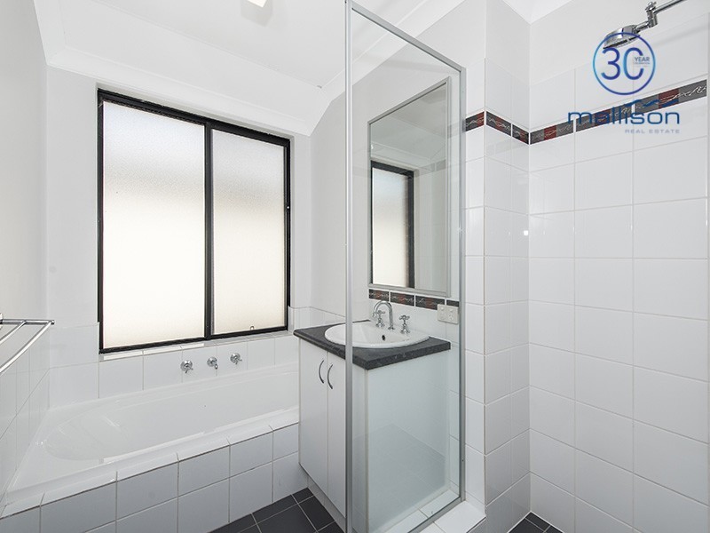 9 Bordeaux Parade, Piara Waters WA 6112