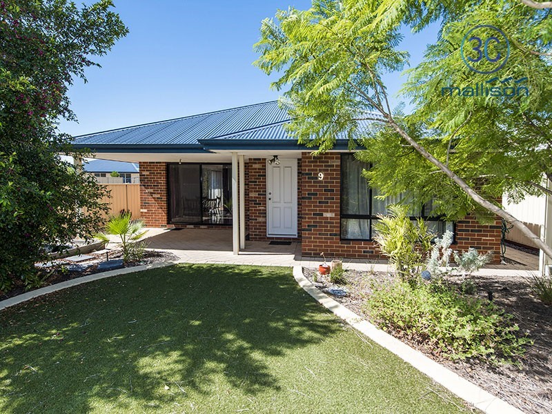9 Bordeaux Parade, Piara Waters WA 6112