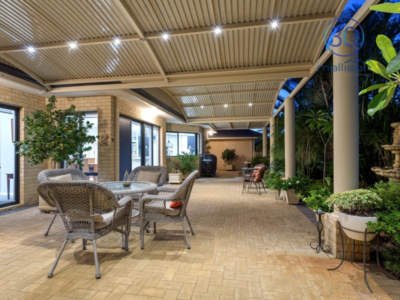 11 Raeside Way, Canning Vale WA 6155