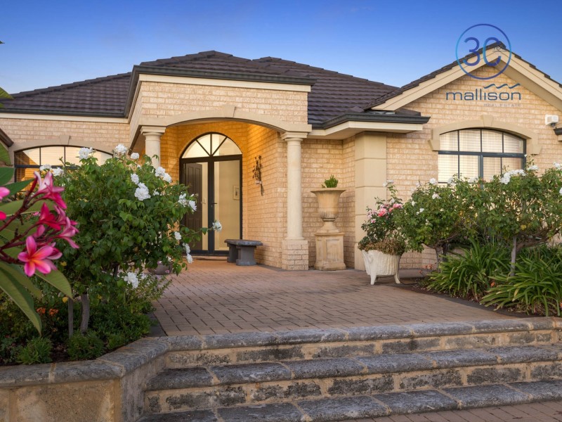 11 Raeside Way, Canning Vale WA 6155