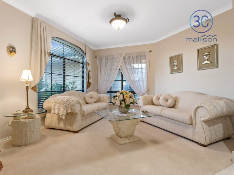 11 Raeside Way, Canning Vale WA 6155