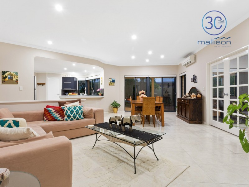 11 Raeside Way, Canning Vale WA 6155