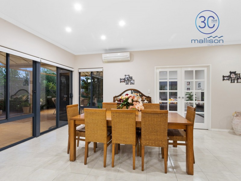 11 Raeside Way, Canning Vale WA 6155