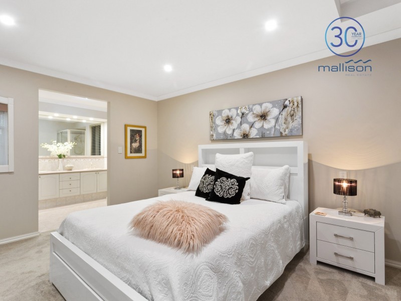 11 Raeside Way, Canning Vale WA 6155