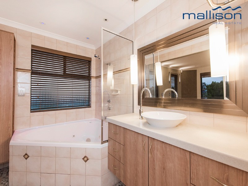 1 Cressida Parkway, Success WA 6164