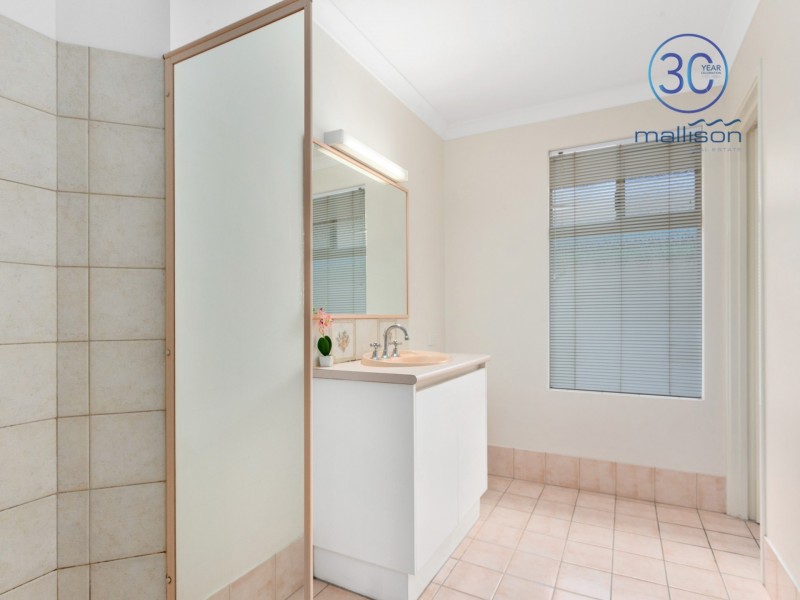 5 Davidia Lake Drive, Canning Vale WA 6155