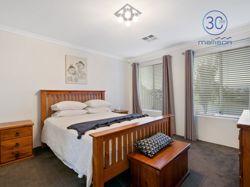 5 Bordeaux Parade, Piara Waters WA 6112