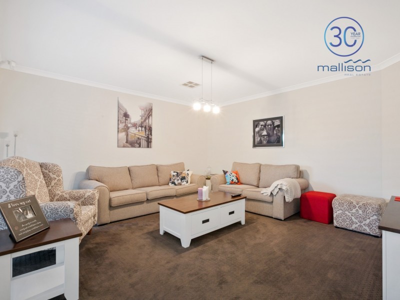 5 Bordeaux Parade, Piara Waters WA 6112