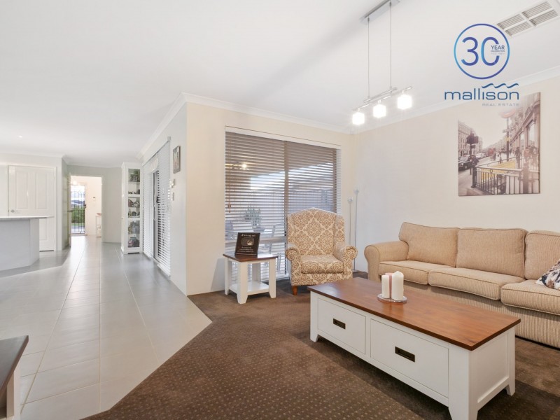 5 Bordeaux Parade, Piara Waters WA 6112