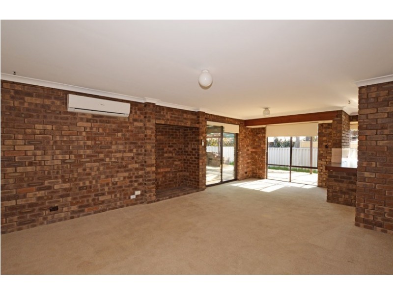 32 Garden Road, Spearwood WA 6163
