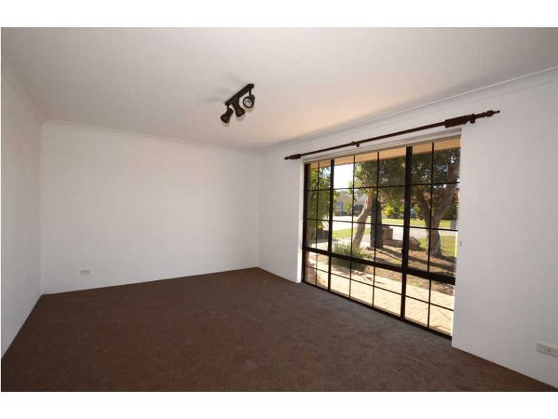 32 Garden Road, Spearwood WA 6163