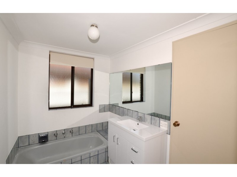 32 Garden Road, Spearwood WA 6163