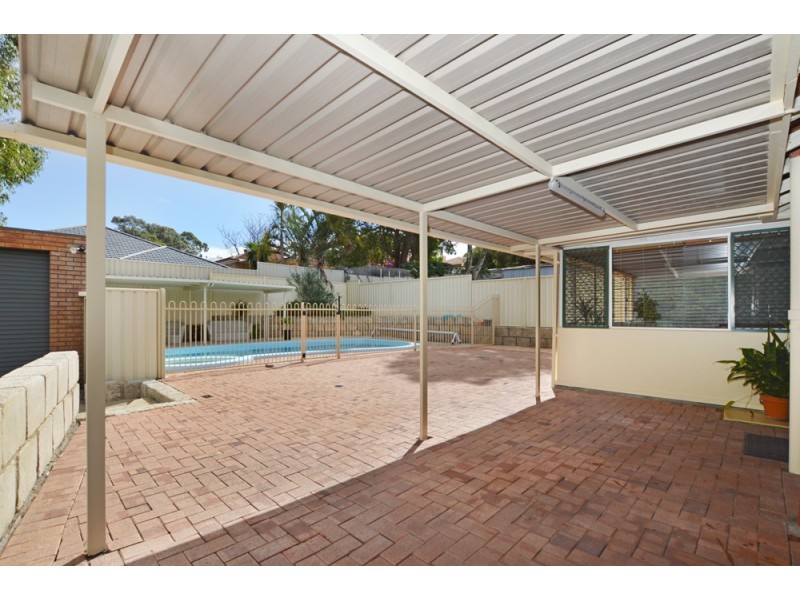 26 Quince Way, Coolbellup WA 6163