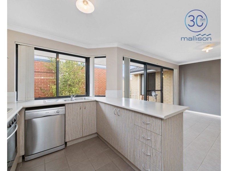 24/11 Hazlett Way, Canning Vale WA 6155