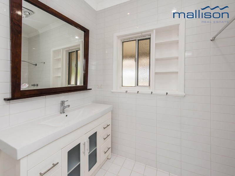 6 Wavelea Street, Safety Bay WA 6169