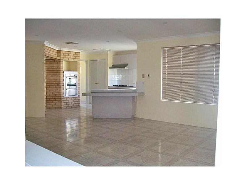 4 Colebatch Hill, Kardinya WA 6163