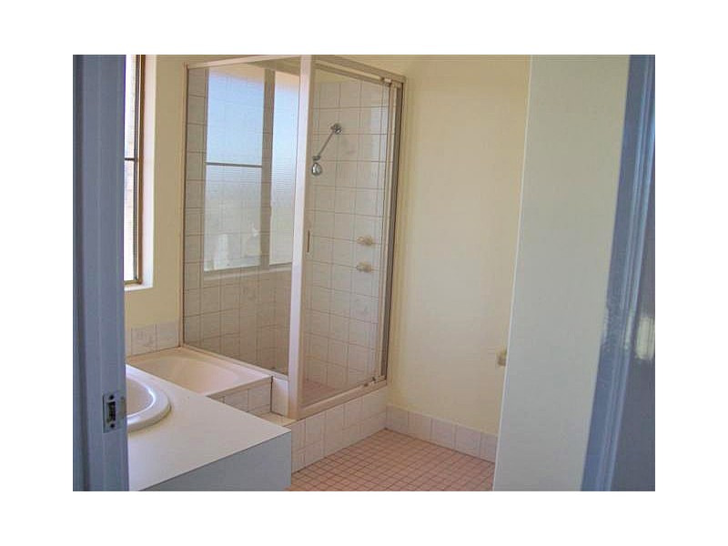 4 Colebatch Hill, Kardinya WA 6163