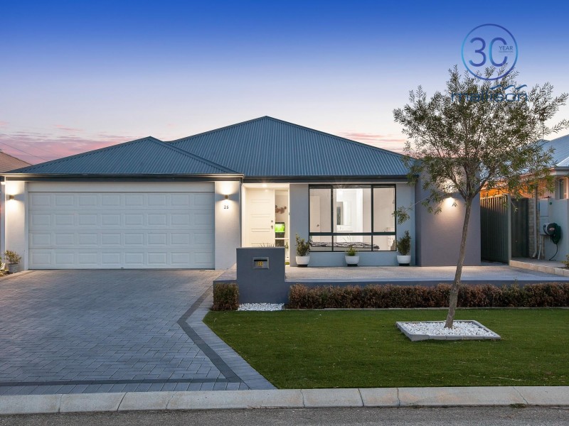 25 Chatham Way, Harrisdale WA 6112