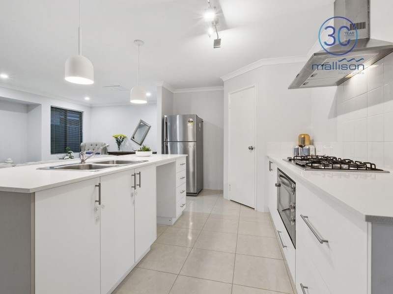 25 Chatham Way, Harrisdale WA 6112