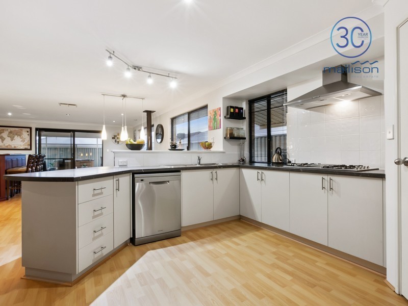 9 Jefferson Way, Piara Waters WA 6112