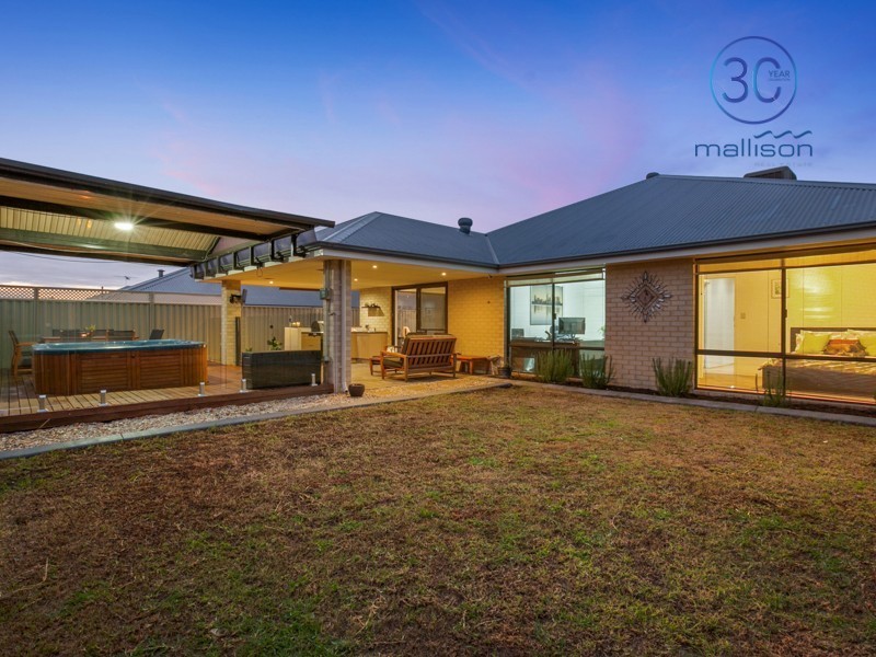 9 Jefferson Way, Piara Waters WA 6112