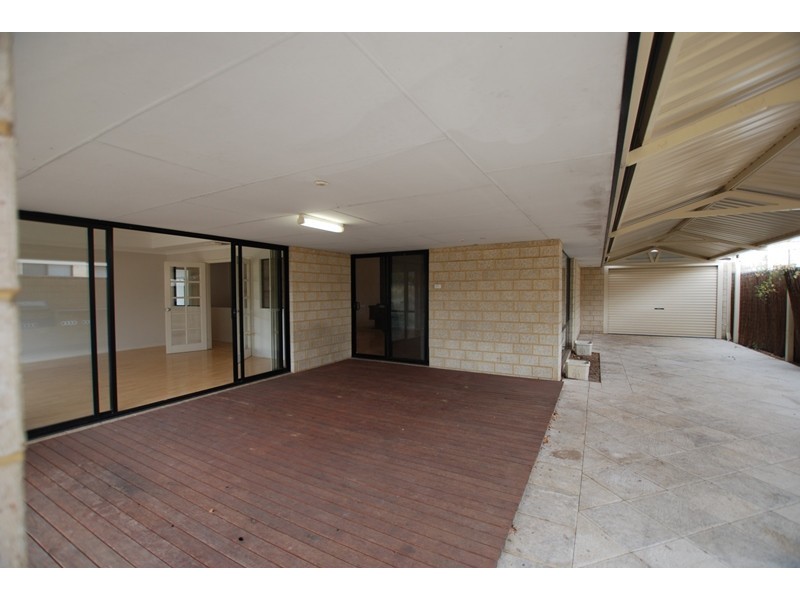 9 Jurien Way, Hammond Park WA 6164