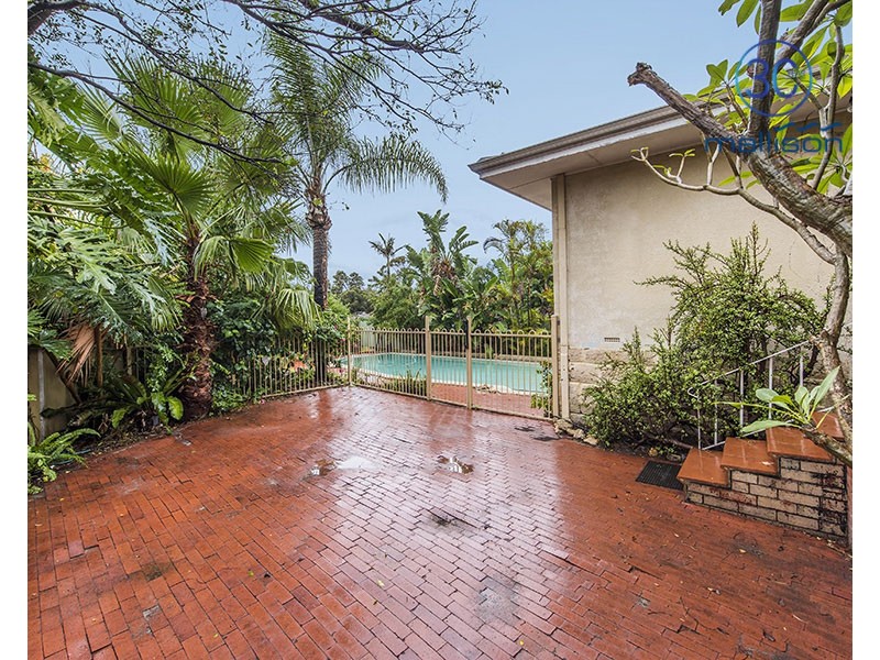 18 Drew Road, Ardross WA 6153