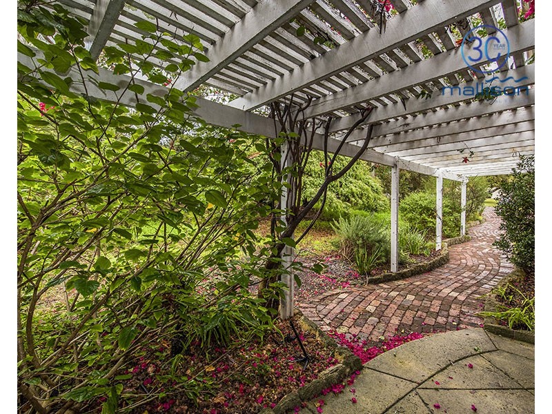 18 Drew Road, Ardross WA 6153