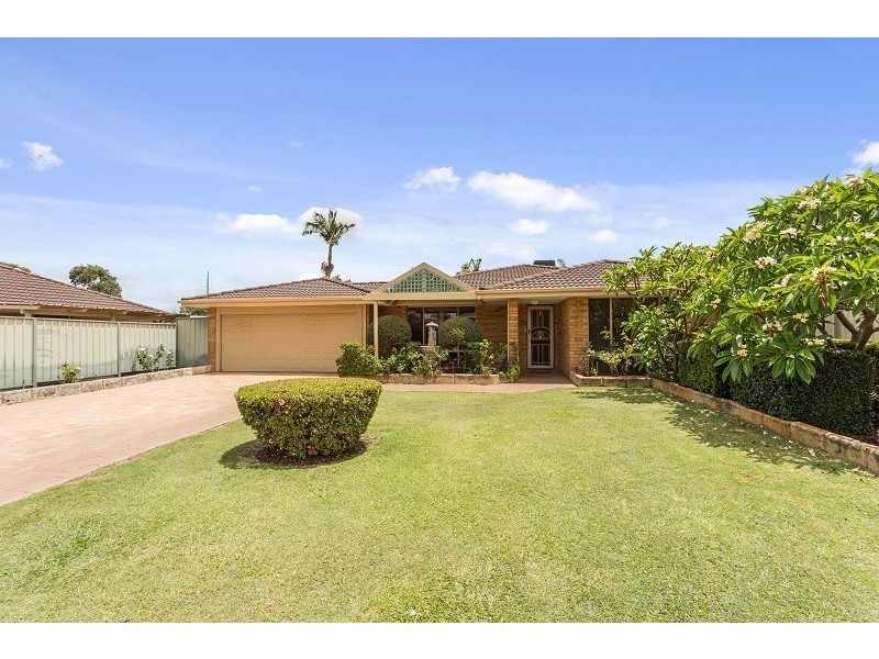 13 Sellen Court, Leeming WA 6149