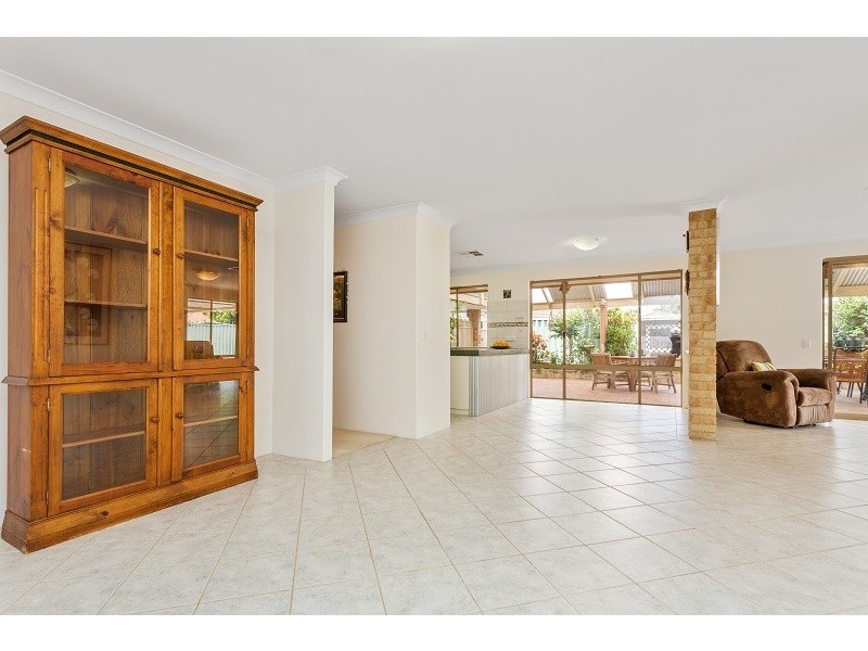 13 Sellen Court, Leeming WA 6149