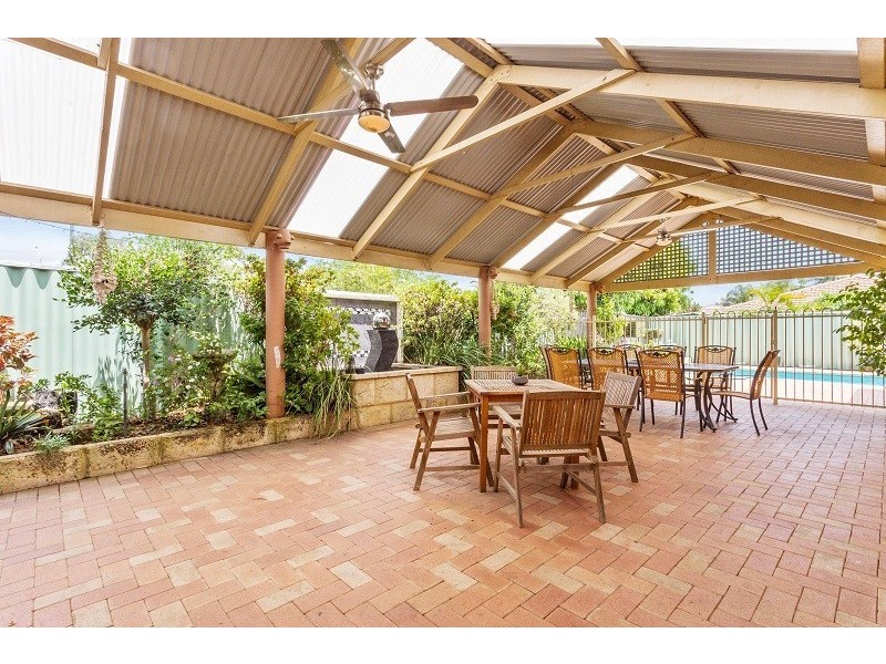 13 Sellen Court, Leeming WA 6149
