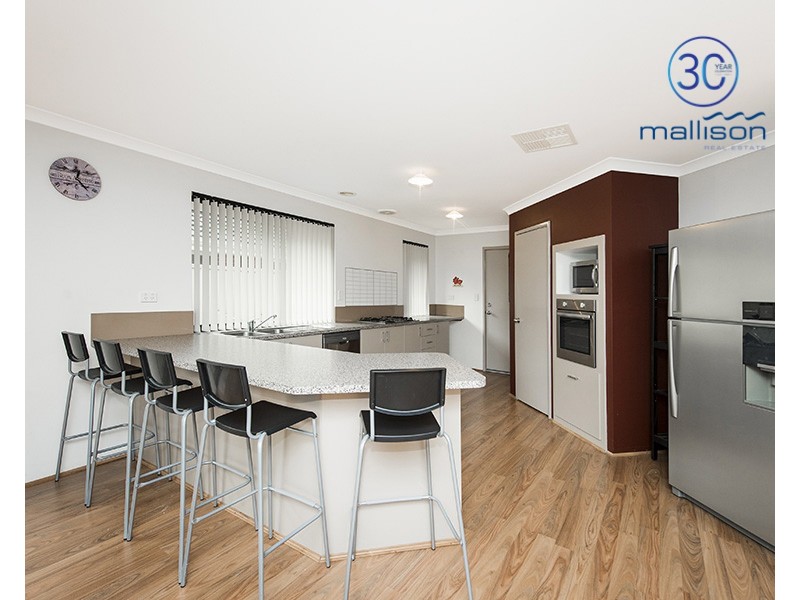 27 Waterfoot Loop, Canning Vale WA 6155