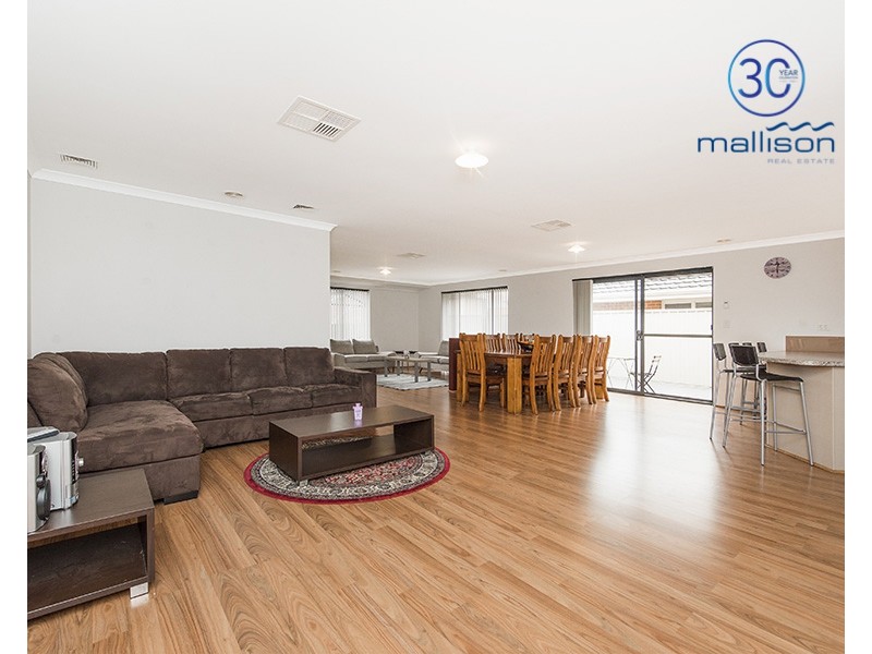 27 Waterfoot Loop, Canning Vale WA 6155