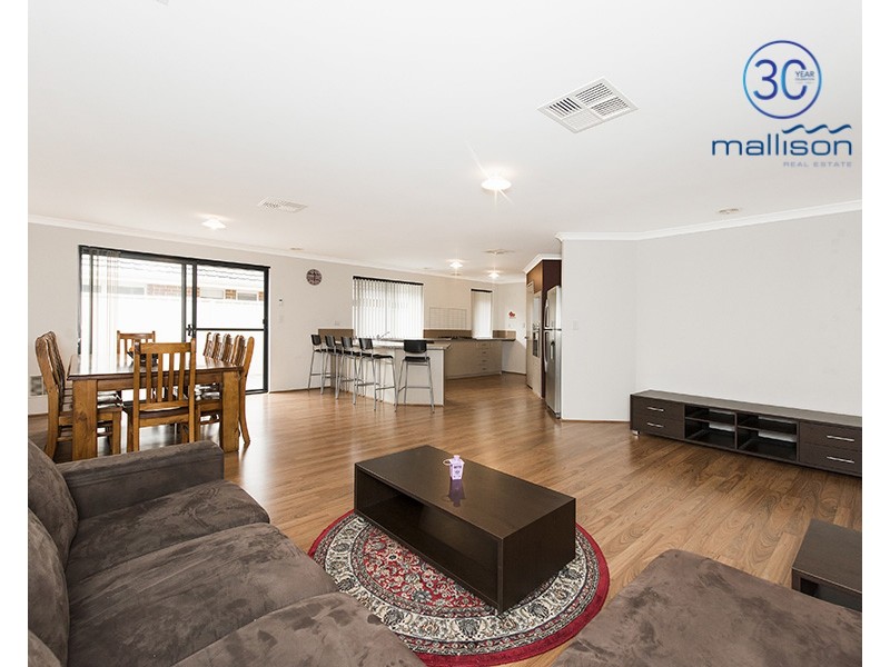 27 Waterfoot Loop, Canning Vale WA 6155