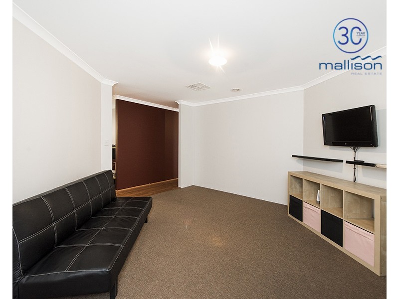 27 Waterfoot Loop, Canning Vale WA 6155