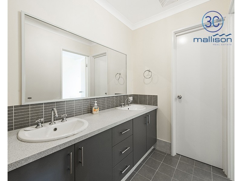 27 Waterfoot Loop, Canning Vale WA 6155