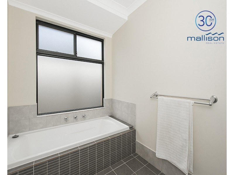 27 Waterfoot Loop, Canning Vale WA 6155