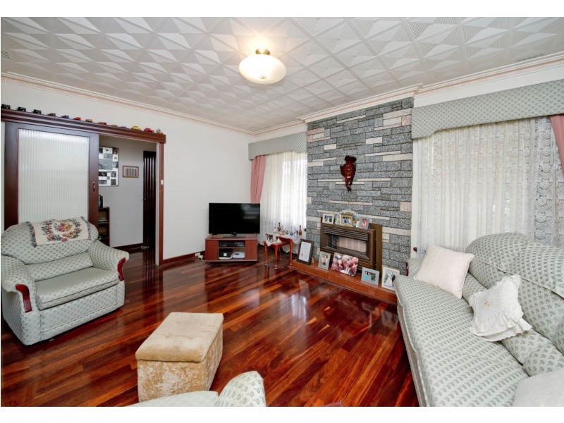 17 Leeds Street, Dianella WA 6059