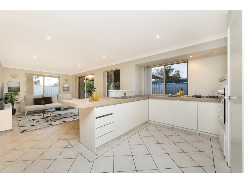 17 Barraberry Retreat, Canning Vale WA 6155