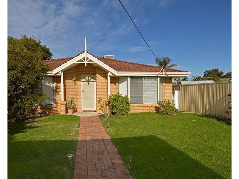 2/7 Greta Place, Thornlie WA 6108