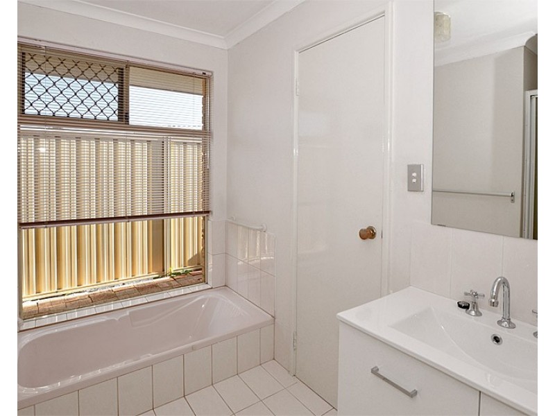 2/7 Greta Place, Thornlie WA 6108