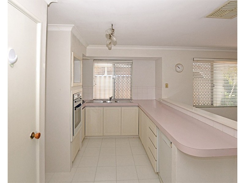 2/7 Greta Place, Thornlie WA 6108