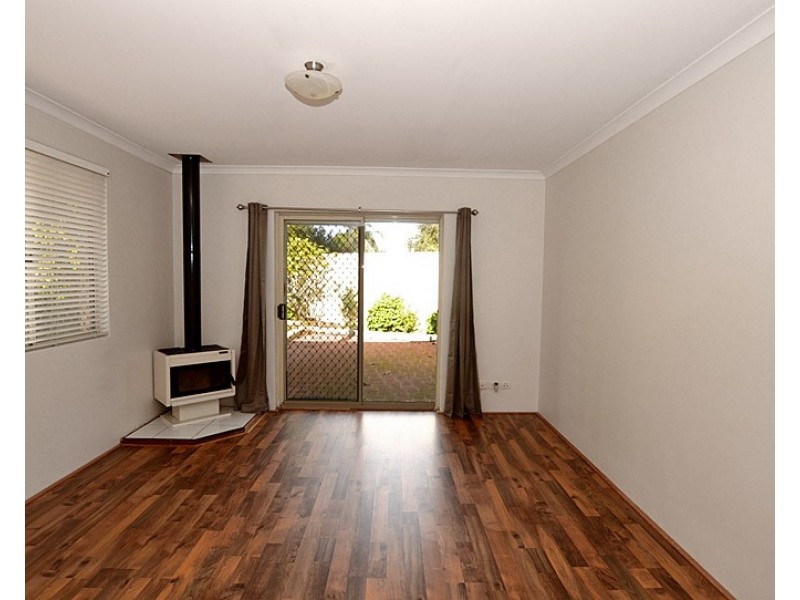 2/7 Greta Place, Thornlie WA 6108